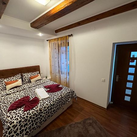 Iazi Apartament บราชอฟ ภายนอก รูปภาพ